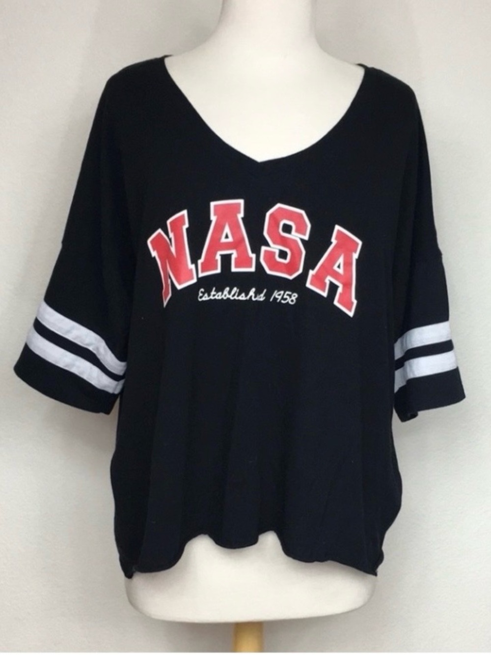 3/$25 Buzz Aldrin Womens Black NASA Boxy T-Shirt Size 3X Casual Streetwear Retro